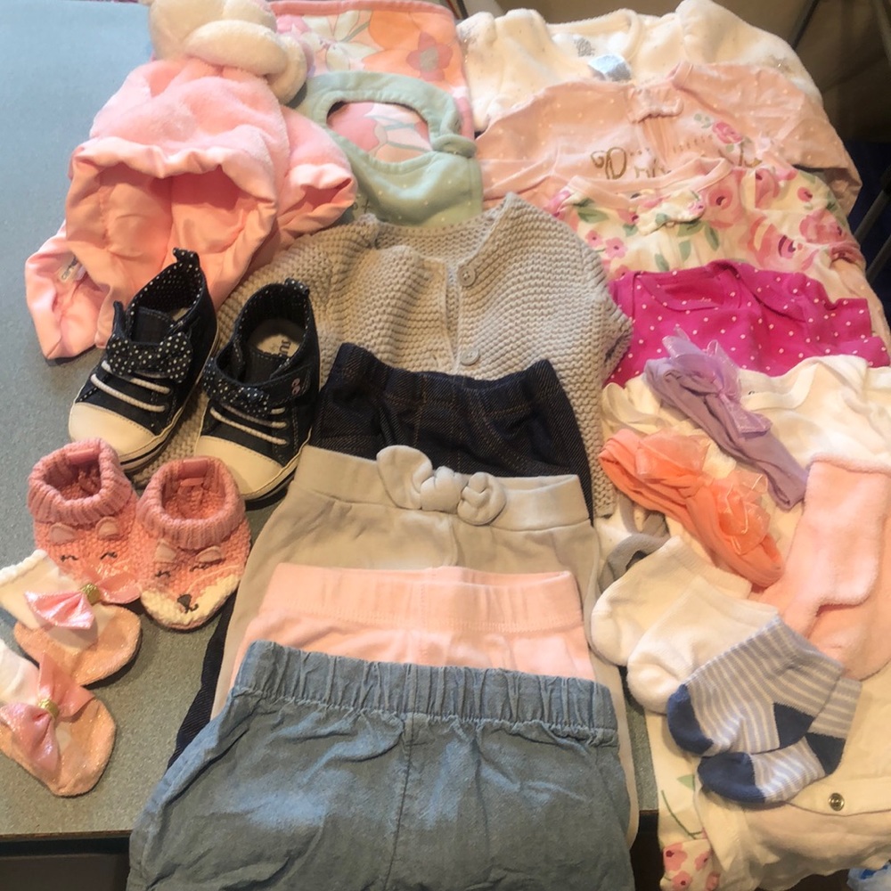 Girls 0-3 month bundle lot of 22